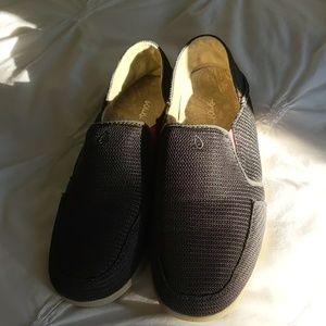 OluKai Waialua slip on flats